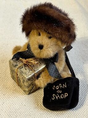 8.5” Born to Shop Boyds 2003 Bear w/ Fur Hat